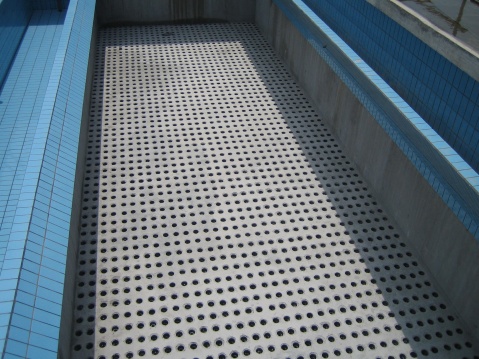 ���ǻ���̿�ںӱ��䰲�ν������ˮ�����˳�װ���ֳ�